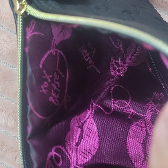 NWOT BETSEY JOHNSON POUCH - Picture 2 of 4